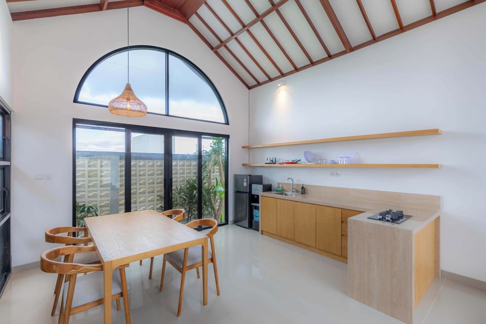 Comfort Villa, 2 Bedrooms, Private Pool | Dining room