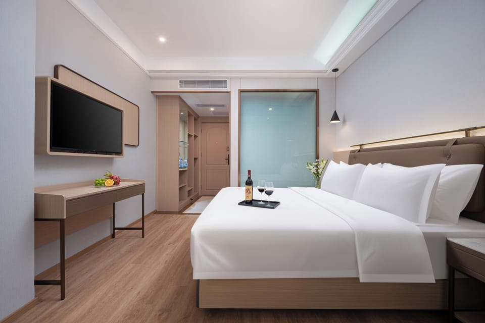Superior Double Room, City View | Desk, laptop workspace, blackout drapes, soundproofing