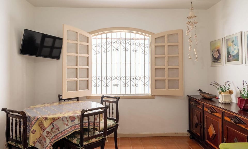 Basic Apartment | Dining