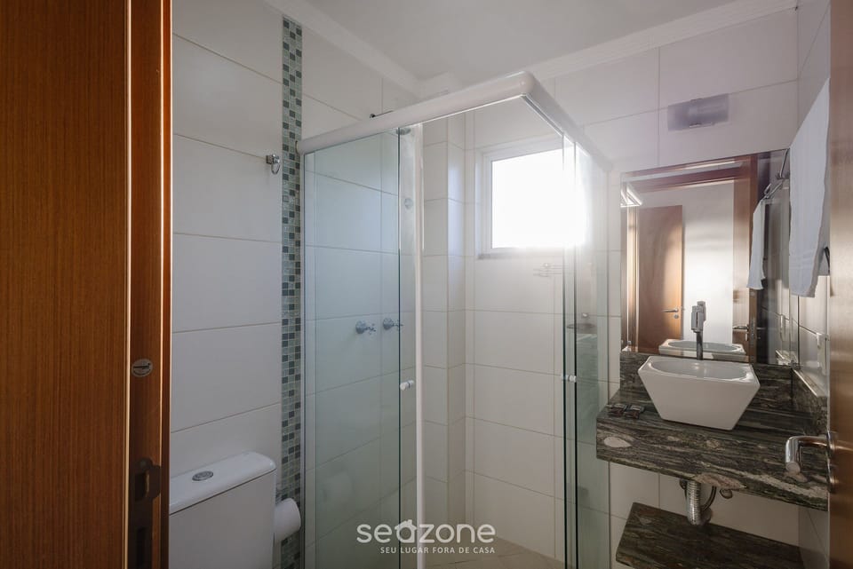 Basic Apartment | Bathroom