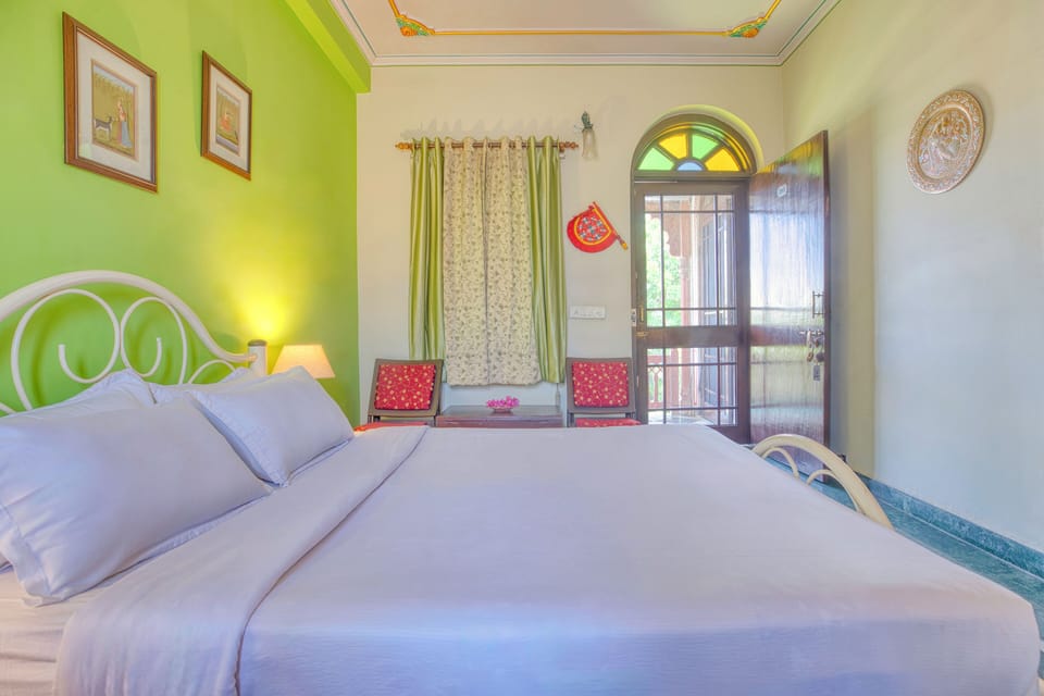 Deluxe Double Room | Desk, laptop workspace, blackout drapes, free WiFi