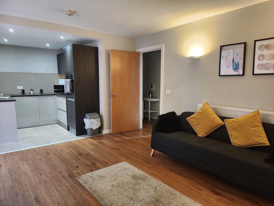 Classic Apartment, Courtyard View | Soundproofing, iron/ironing board, free WiFi
