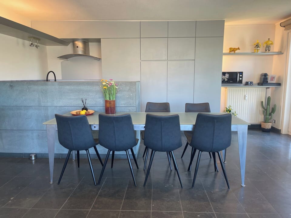 Apartment | Dining
