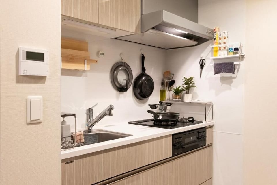 Electric kettle, toaster