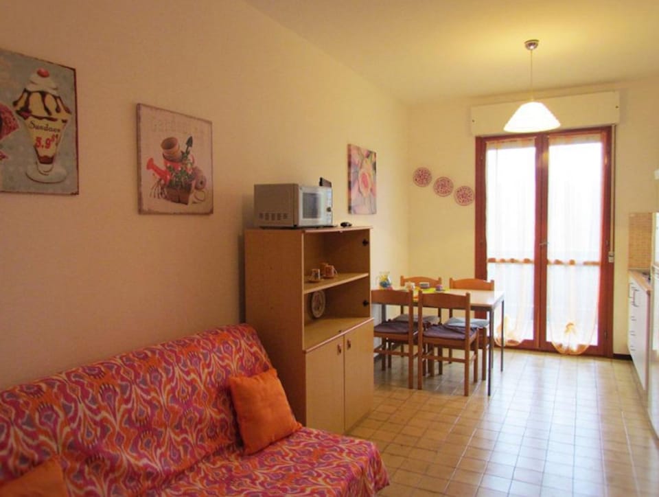 Studio, Balcony | Living room