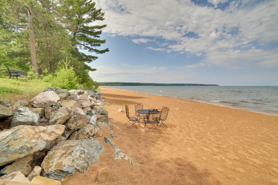 House (1 Bedroom) | Interior