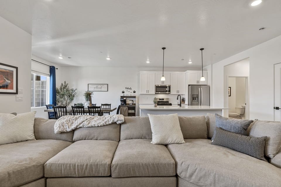 Townhome, 4 Bedrooms | Living area | Smart TV, streaming services