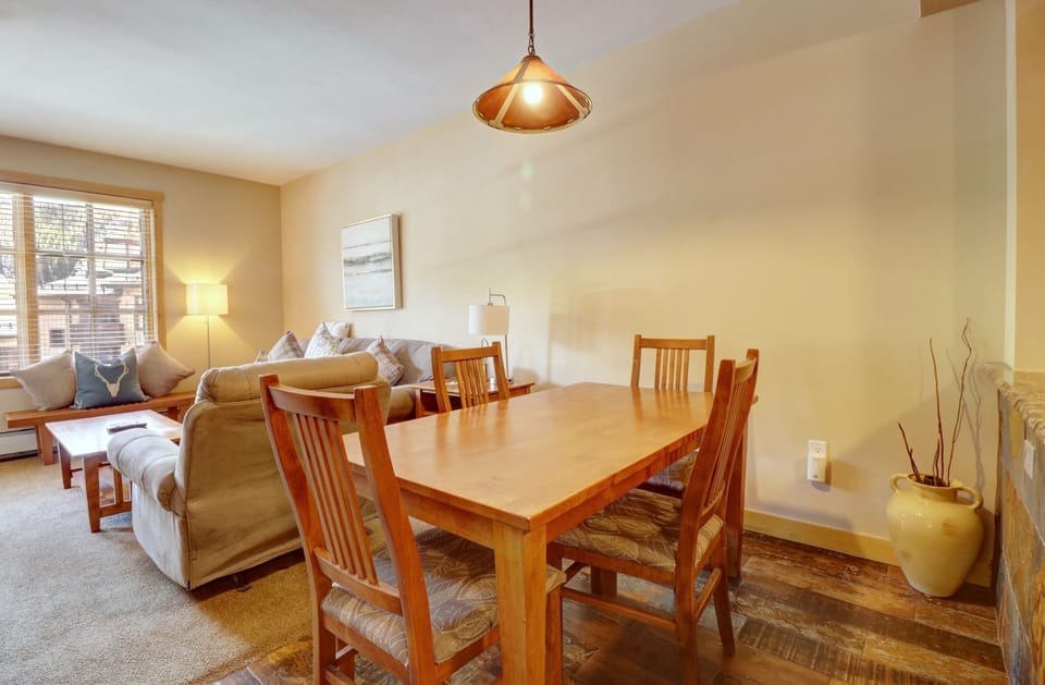 Condo, 1 Bedroom | Dining
