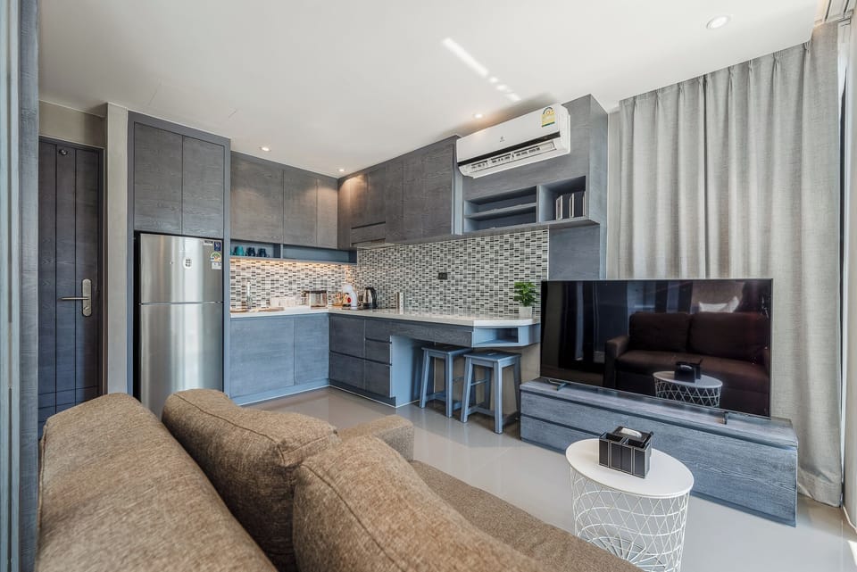 Apartment, Balcony | Living area