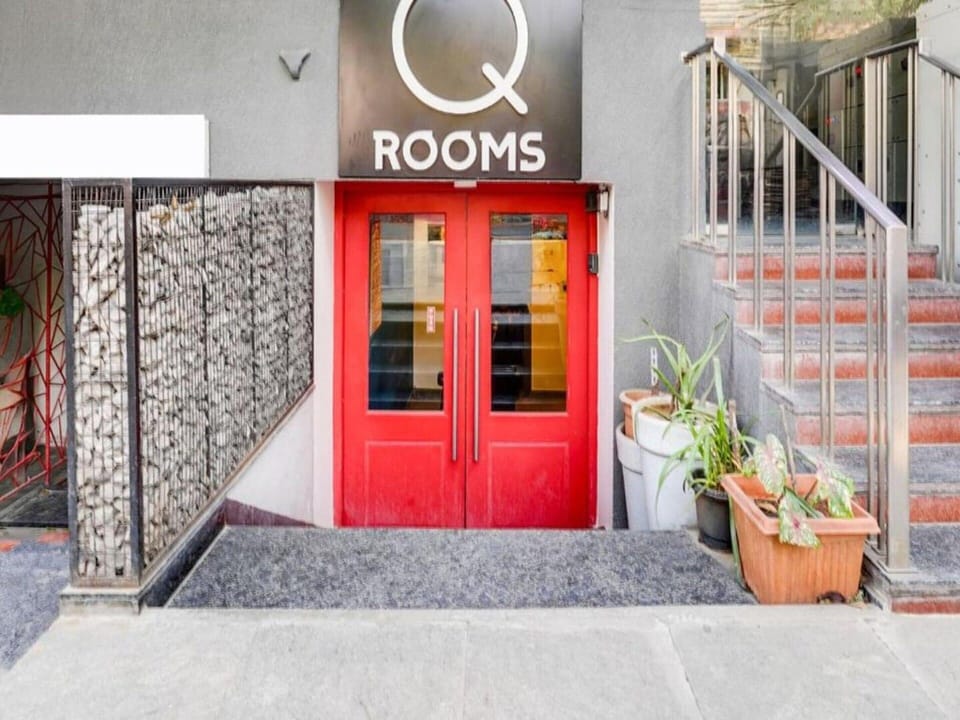House | Reception