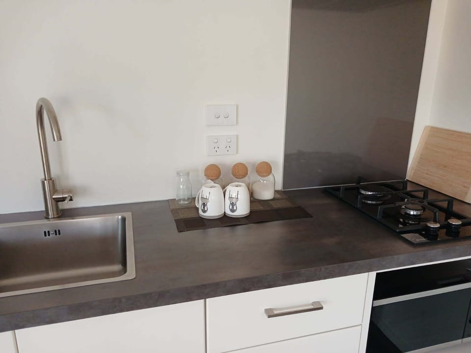Fridge, microwave, stovetop, electric kettle