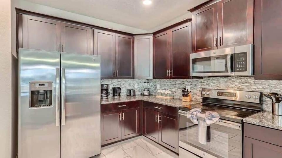 Electric kettle, toaster