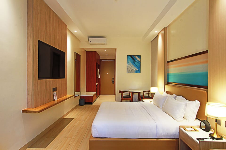 Deluxe Single Room | In-room safe, desk, laptop workspace, soundproofing