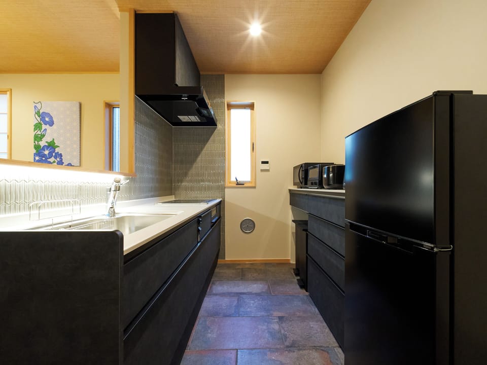 House, 2 Bedrooms, Non Smoking | Private kitchen | Full-size fridge, microwave, stovetop, electric kettle