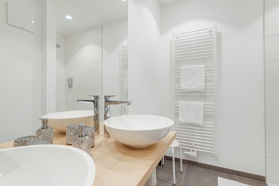 Junior Studio Suite, City View | Desk, laptop workspace, blackout drapes, soundproofing
