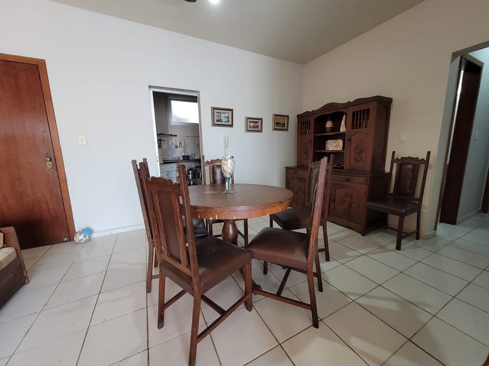 Basic Apartment | Dining