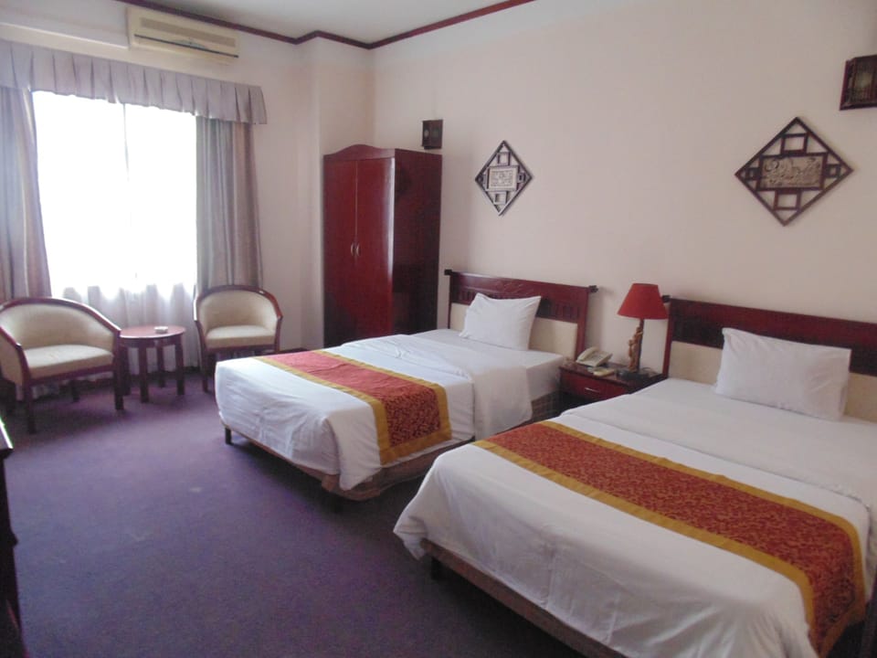 Superior Twin Room | Minibar, in-room safe, desk, free cribs/infant beds