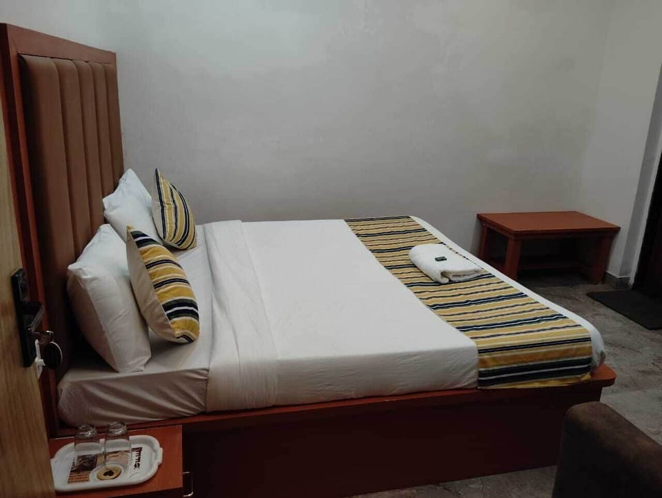 Deluxe Double Room, City View | Desk, laptop workspace, free WiFi