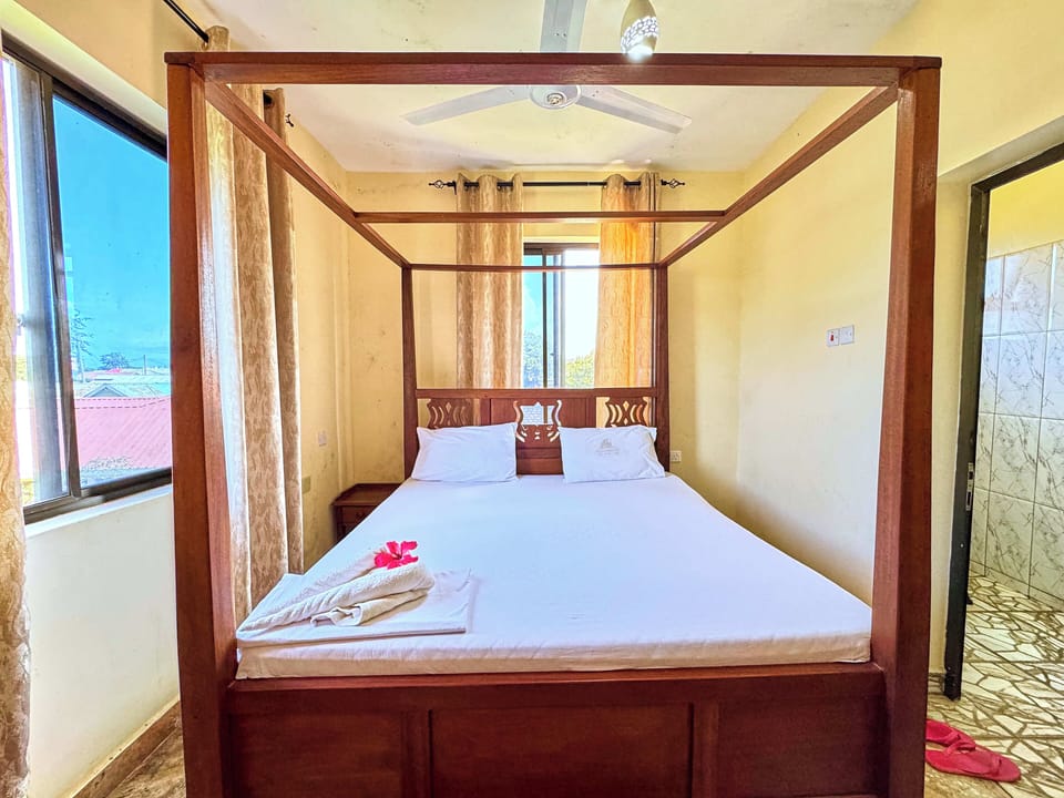 Standard Room | Desk, laptop workspace, free WiFi