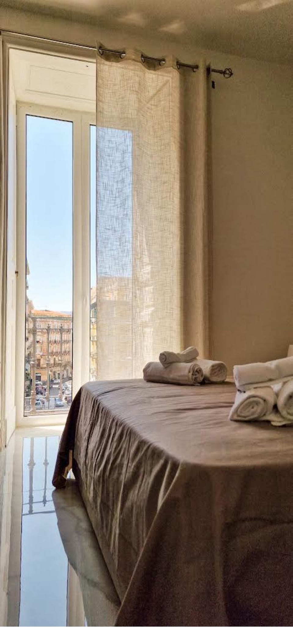Double Room, City View | Desk, iron/ironing board, free WiFi, bed sheets