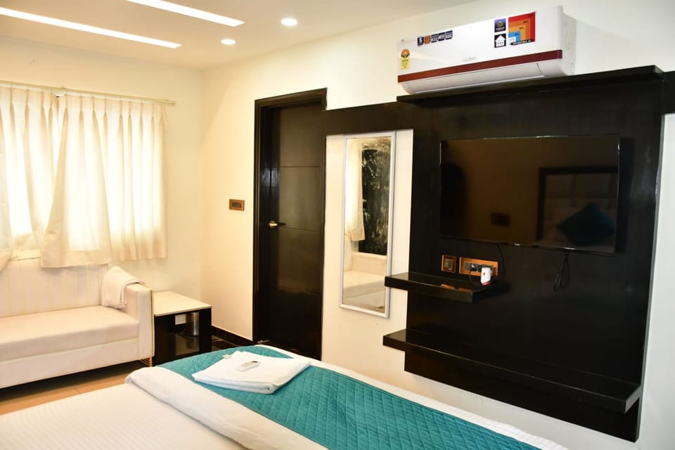 Deluxe Double Room | Premium bedding, in-room safe, soundproofing, free WiFi