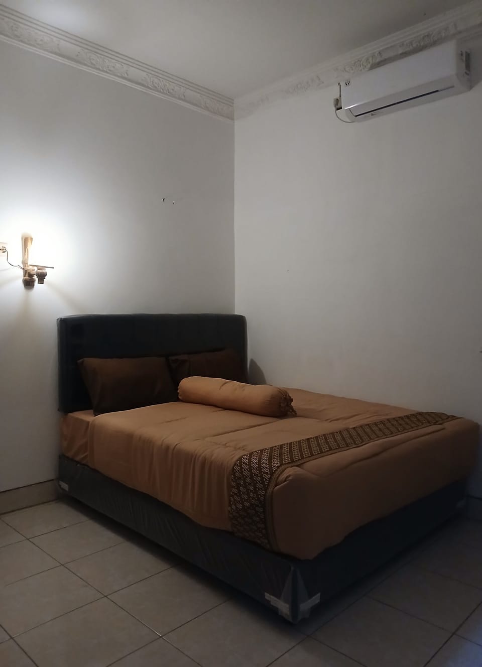 Romantic Room, 1 Bedroom | Desk, laptop workspace, bed sheets