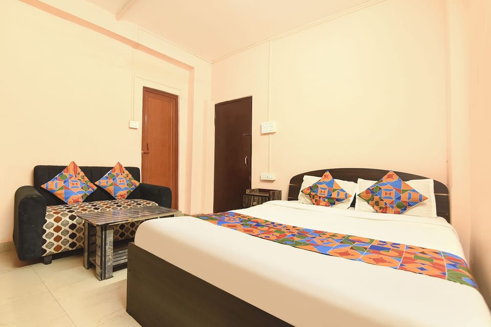 Egyptian cotton sheets, premium bedding, in-room safe, free WiFi
