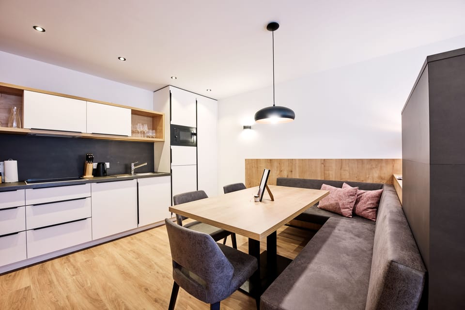 Alpenstolz 2.03 mit Infrarotkabine | Private kitchen | Fridge, oven, stovetop, dishwasher