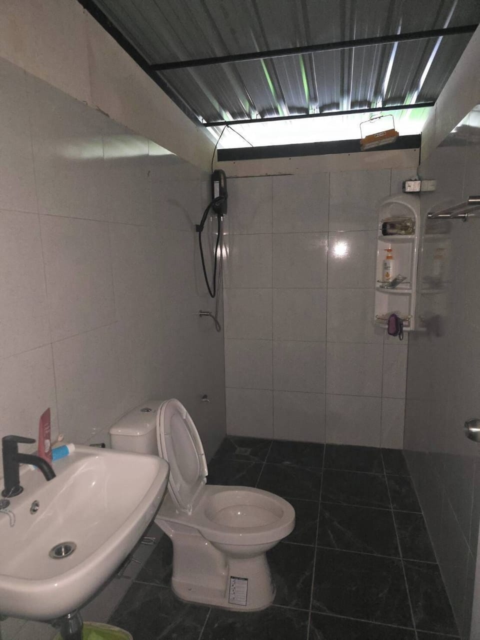 Family Studio Suite, Non Smoking, Hill View | Bathroom