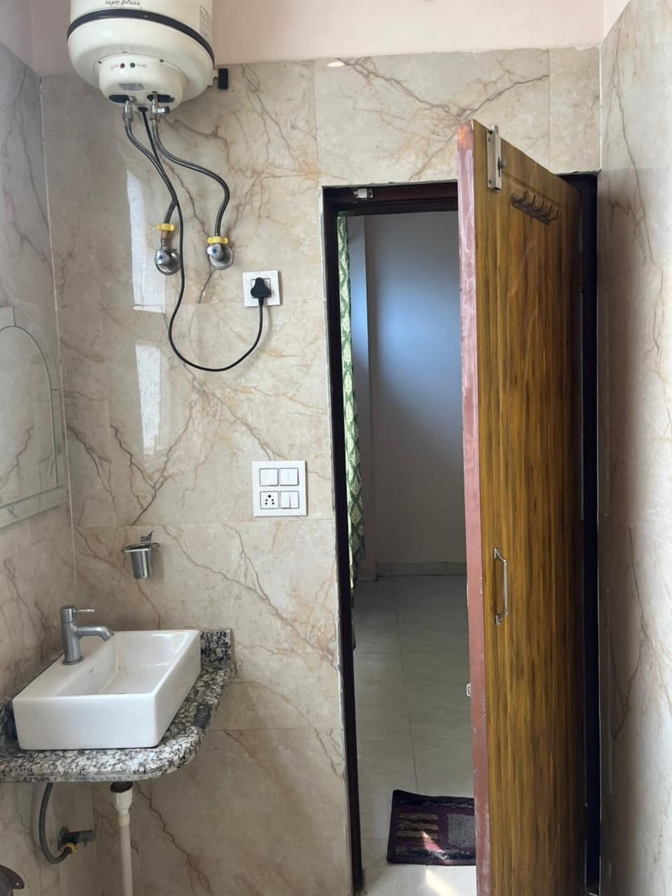 Shower, free toiletries, towels, soap