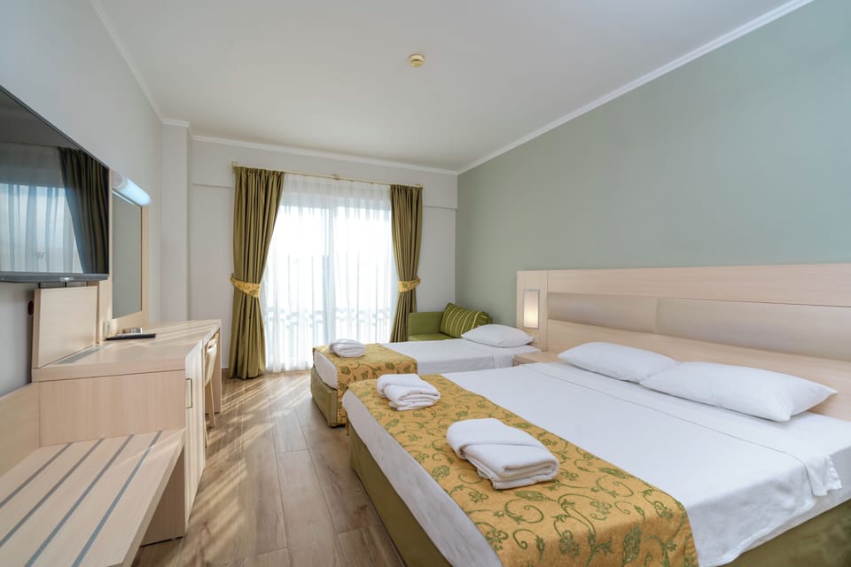 Minibar, free cribs/infant beds, bed sheets, wheelchair access