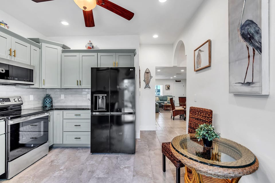 House, Multiple Beds (Indian Rocks Retreat) | Private kitchen | Oven, toaster