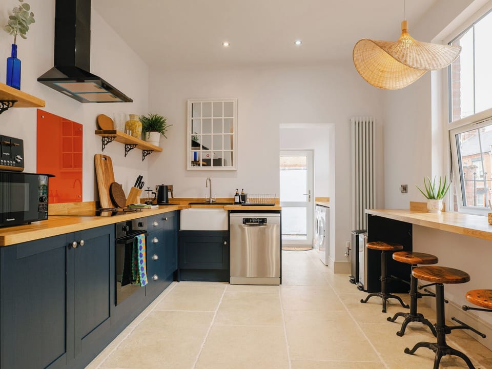 Fridge, microwave, dishwasher, toaster