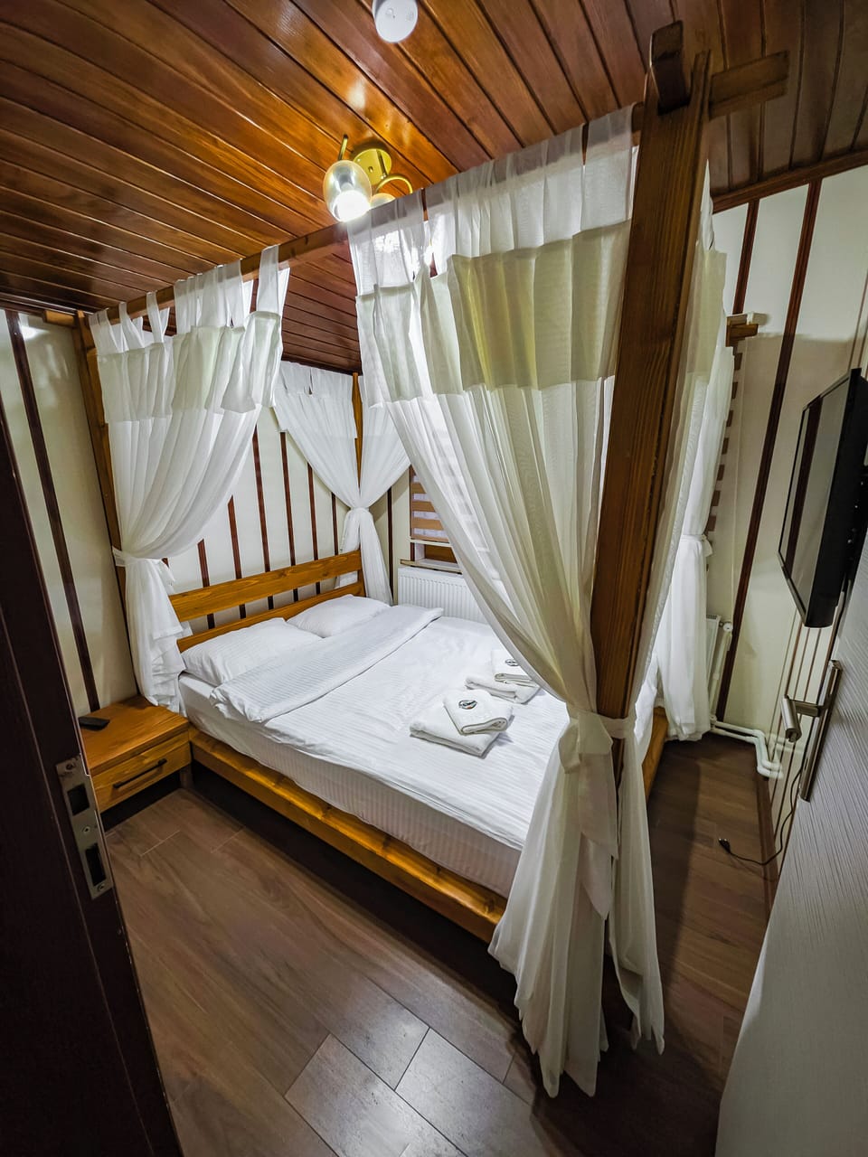Deluxe Chalet, Mountain View | Premium bedding, in-room safe, individually decorated