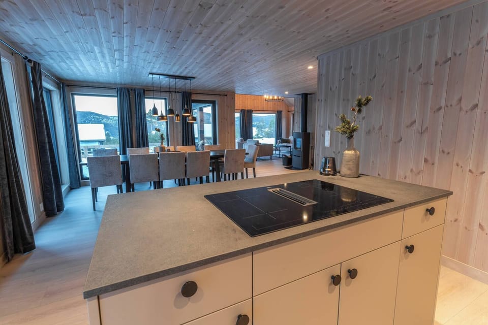 House, 4 Bedrooms, Balcony, Mountain View | Interior