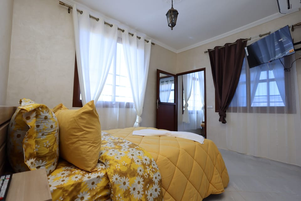 Family Suite | In-room safe, iron/ironing board, cribs (free), WiFi (free)