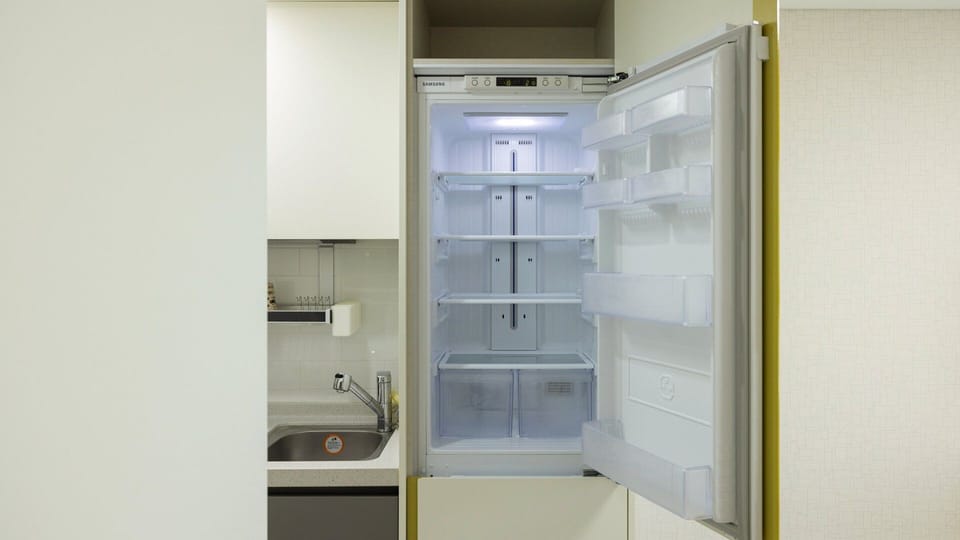 Deluxe Double Room, Non Smoking, City View | Premium bedding, soundproofing, free WiFi, bed sheets
