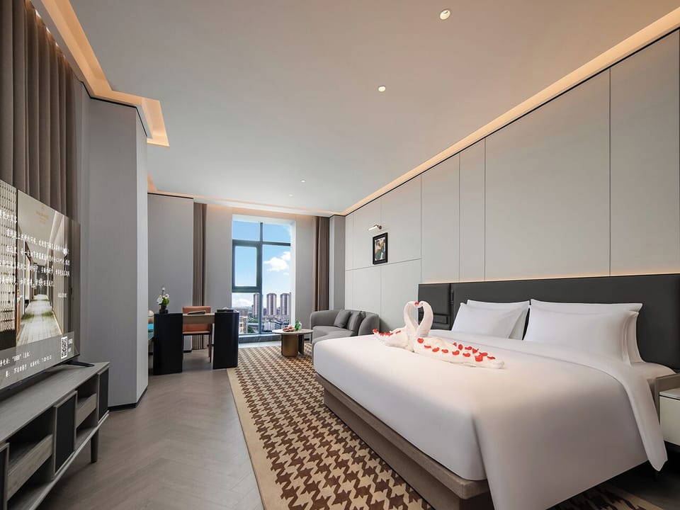 Deluxe Double Room Single Use | Desk, laptop workspace, blackout drapes, free WiFi