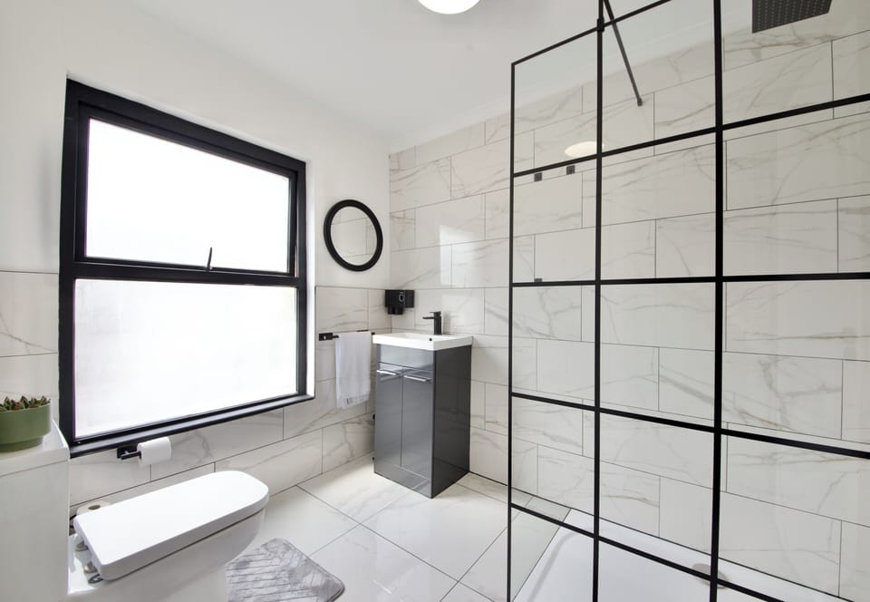 Shower, towels