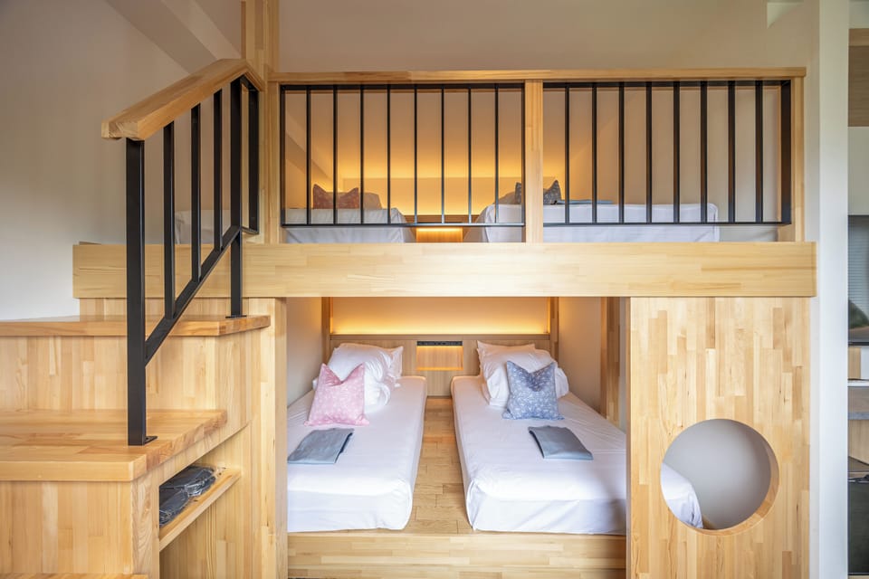 Bunk Fourth Room Non smoking  | Blackout drapes, bed sheets