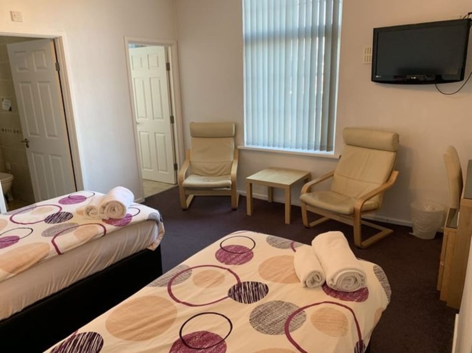 Superior Double Room, Refrigerator & Microwave | Desk, iron/ironing board, free WiFi, bed sheets