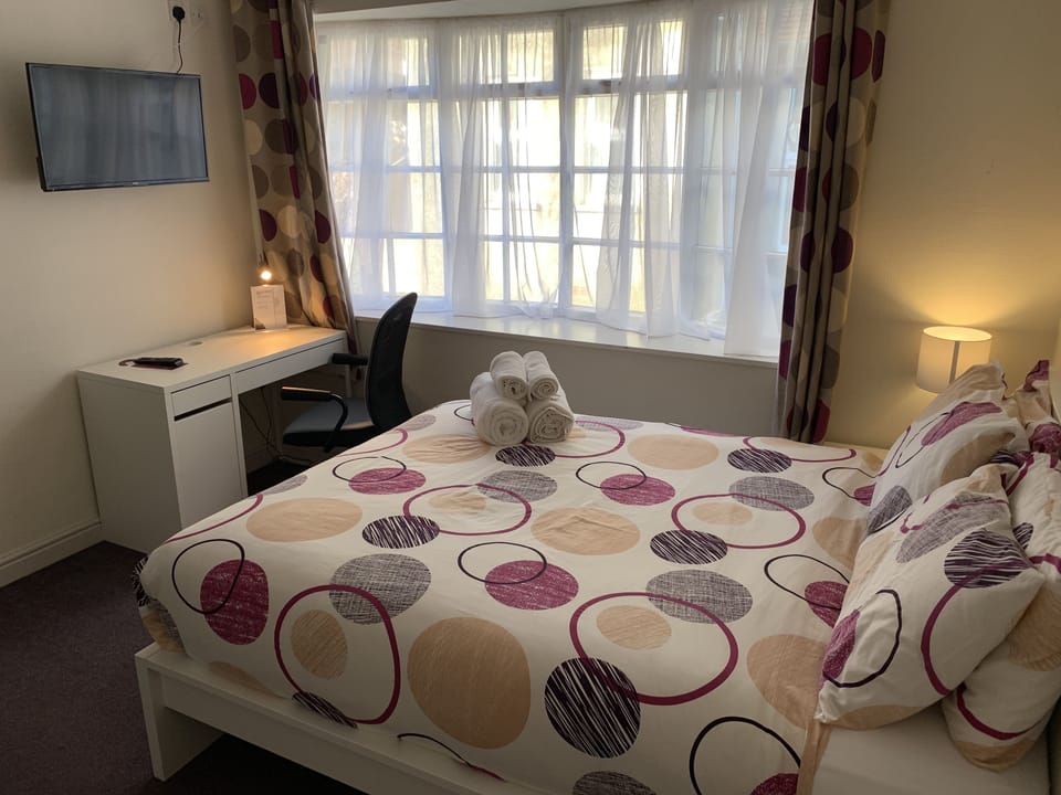 Superior Double Room, Refrigerator & Microwave | Desk, iron/ironing board, free WiFi, bed sheets