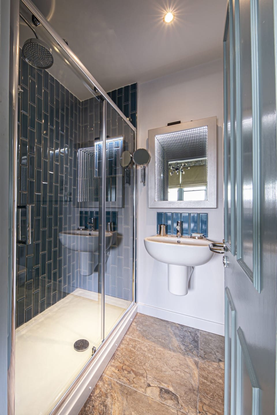 Superior Double Room, 1 King Bed | Premium bedding, individually decorated, individually furnished, desk