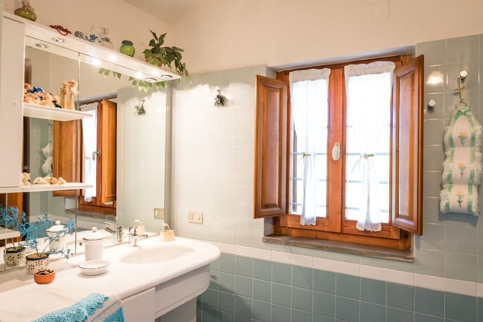 Apartment, 2 Bedrooms | Bathroom | Shower, hair dryer, bidet, soap