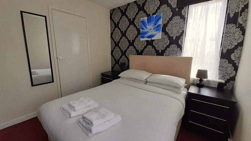 Standard Double Room | Desk, blackout drapes, WiFi (free), bed sheets