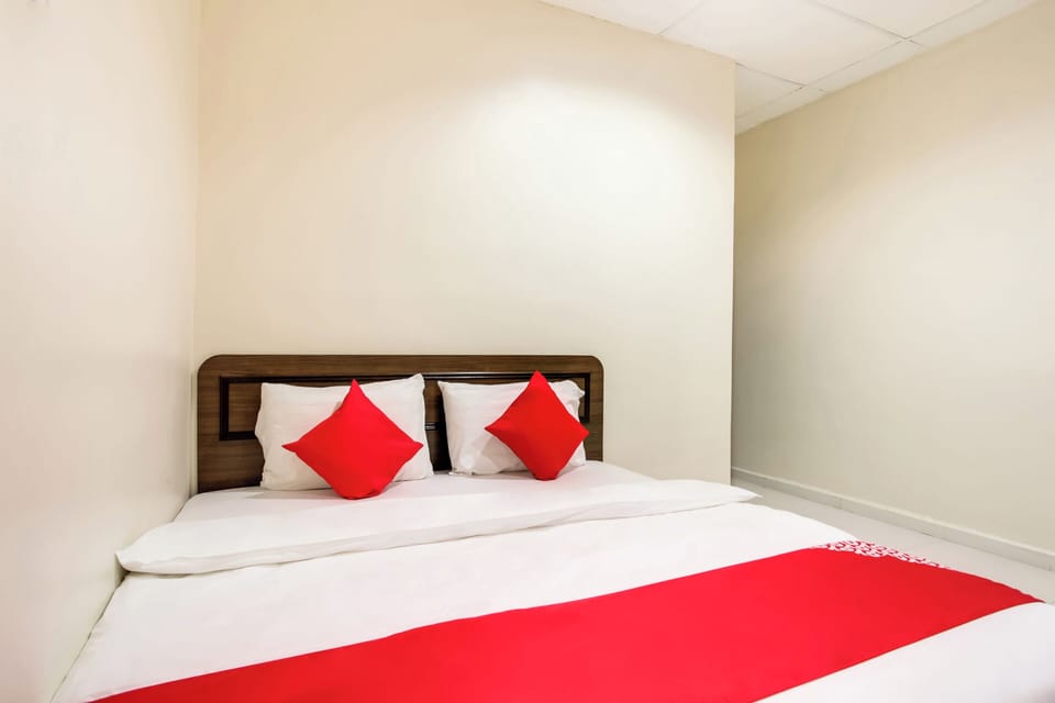 Standard Double Room, 1 King Bed | WiFi (free), bed sheets