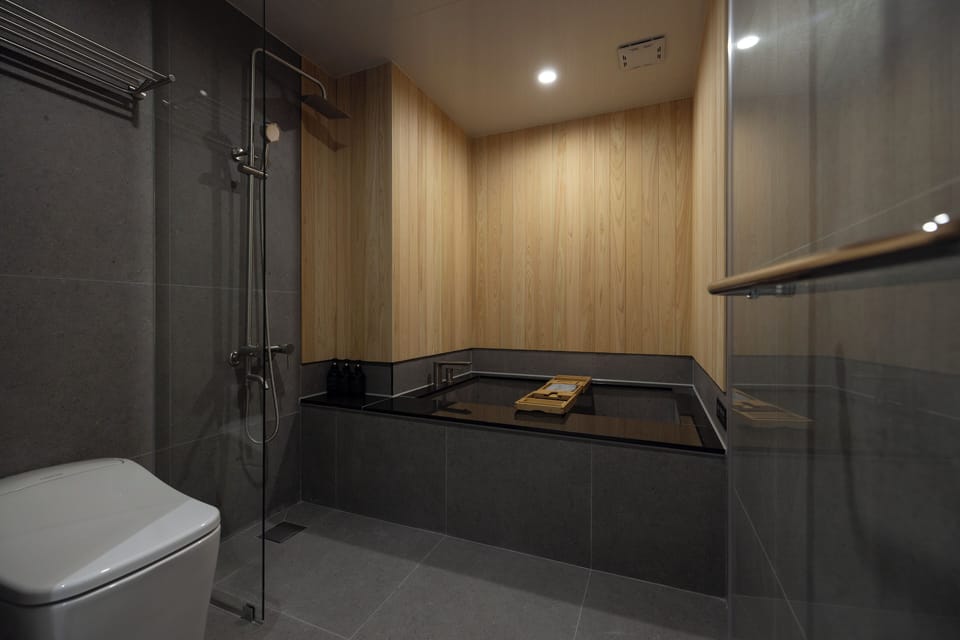 1PC Room | Bathroom | Deep soaking tub, hair dryer, bathrobes, slippers