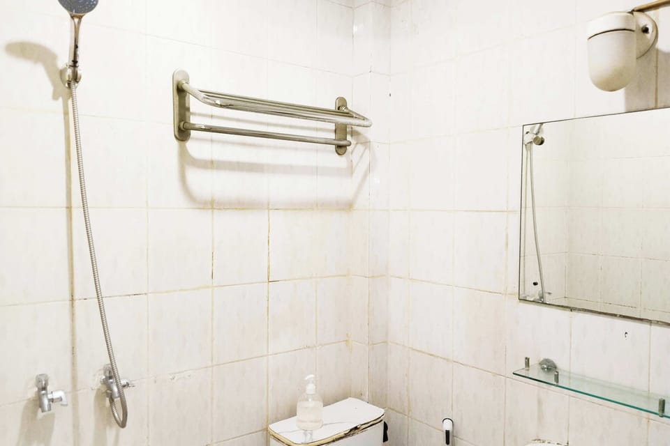Standard Double Room | Bathroom