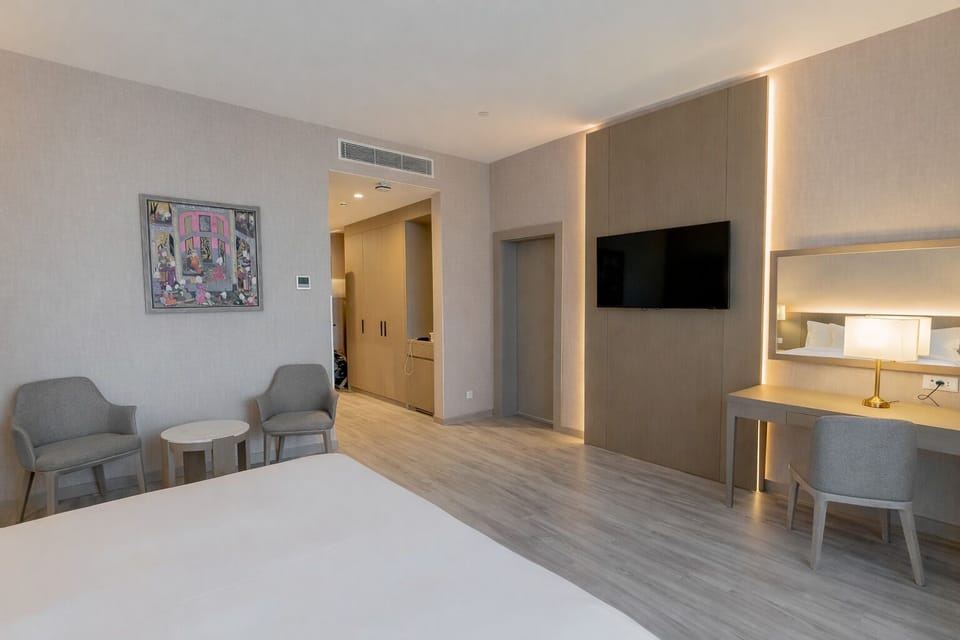Family Suite | Blackout drapes, iron/ironing board (on request), WiFi (free)