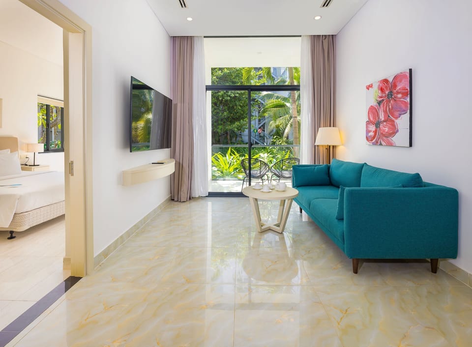Costa 2-Bedroom with Balcony | Garden view